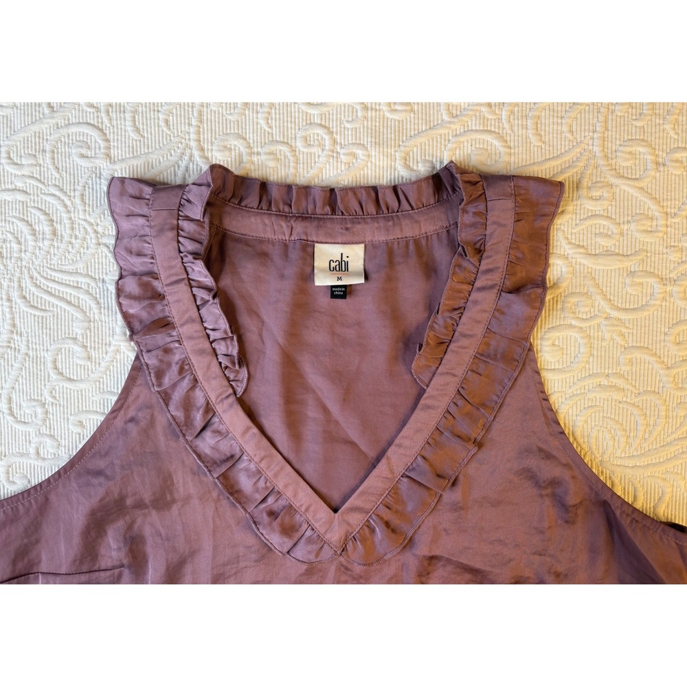 Cabi 4357 Women Dusty Plum Satin Ruffle V-Neck Sleeveless Blouse Medium - Picture 2 of 6